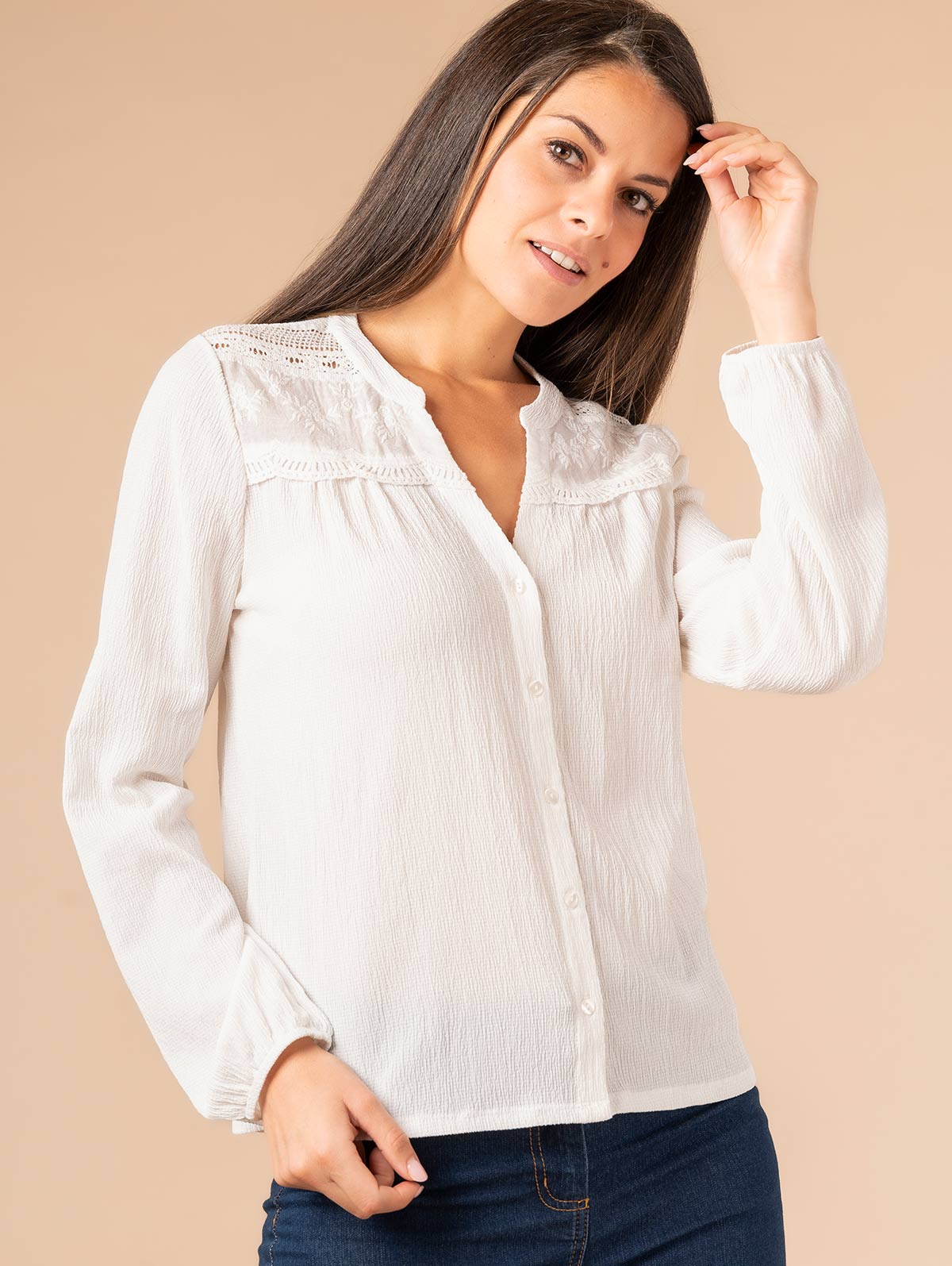 Blouse broderies macramé